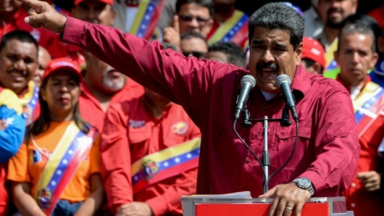 Venezuela: Maduro demande à l'armée d'être prête face aux projets d'"invasion" de Trump