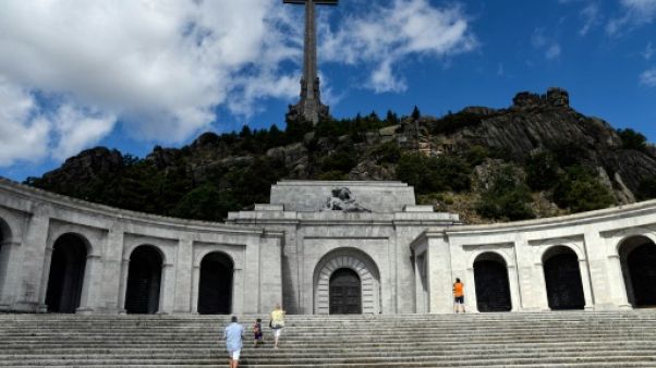 En Espagne, bras de fer autour de la tombe de Franco En Espagne, bras de fer autour de la tombe de Franco