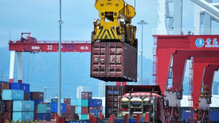 Guerre commerciale: Pékin impose des taxes douanières de rétorsion aux importations américaines