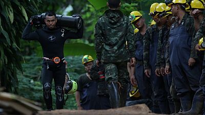 وفاة غواص أثناء محاولة إنقاذ محاصرين داخل كهف في تايلاند