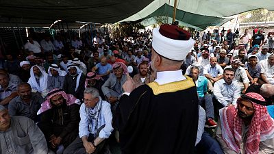 الحذر يهيمن على قرية بدوية بالضفة الغربية رغم تعليق محكمة قرار هدمها الحذر يهيمن على قرية بدوية بالضفة الغربية رغم تعليق محكمة قرار هدمها