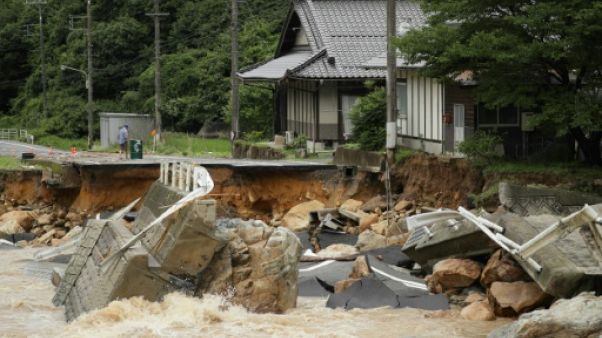 Pluies torrentielles au Japon : au moins sept morts et 1,6 million d'évacués Pluies torrentielles au Japon : au moins sept morts et 1,6 million d'évacués
