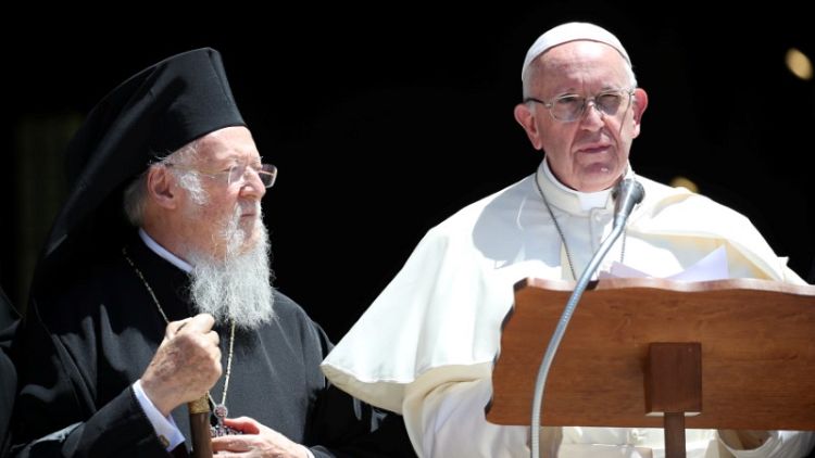 Pope says walls, occupation and fundamentalism hamper Mideast peace