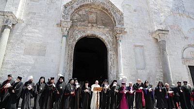 البابا ينتقد "اللا مبالاة الفتاكة" في الشرق الأوسط