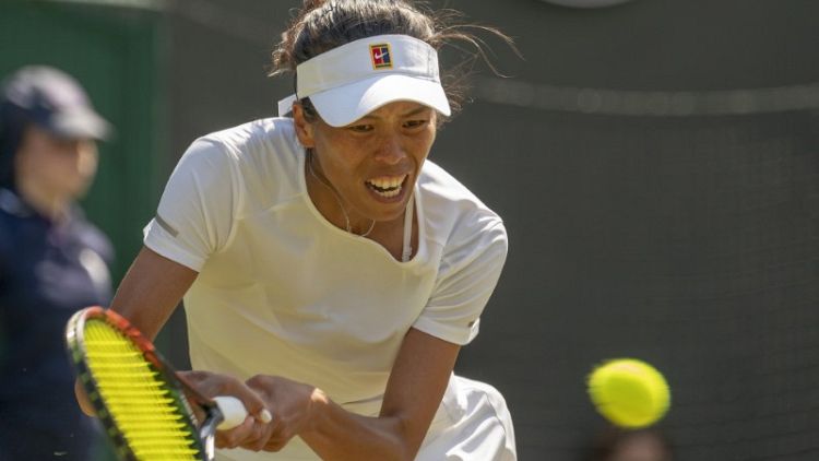 Hsieh keeps opponents guessing with her box of tricks