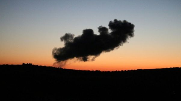 Syrie: raids meurtriers du régime dans le sud malgré un accord Syrie: raids meurtriers du régime dans le sud malgré un accord