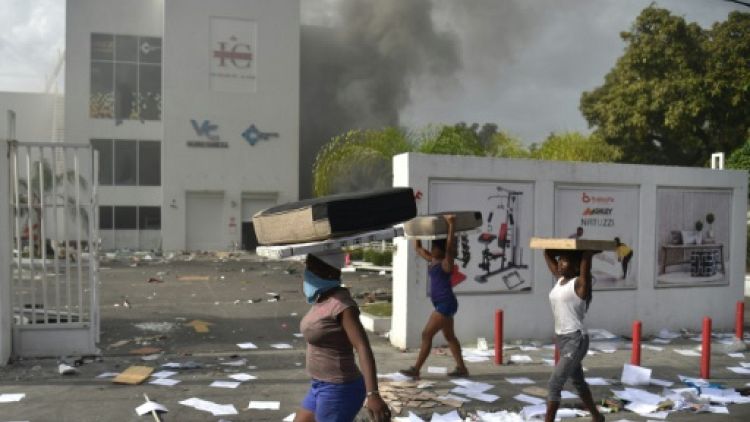 Haïti: nouveaux pillages dans la capitale avant une grève de deux jours