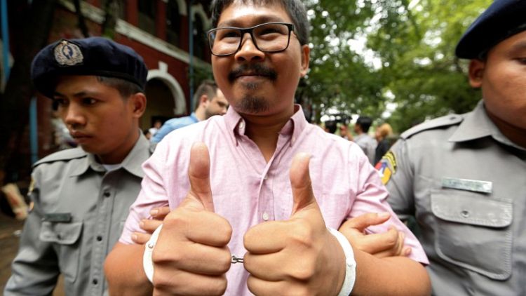محكمة في ميانمار تتهم صحفيين من رويترز بخرق قانون الأسرار الرسمية