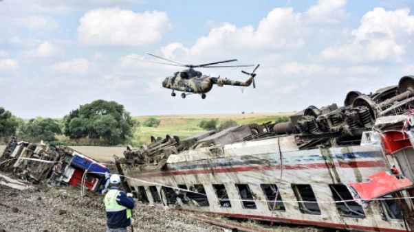 Turquie: 24 morts dans le déraillement d'un train Turquie: 24 morts dans le déraillement d'un train