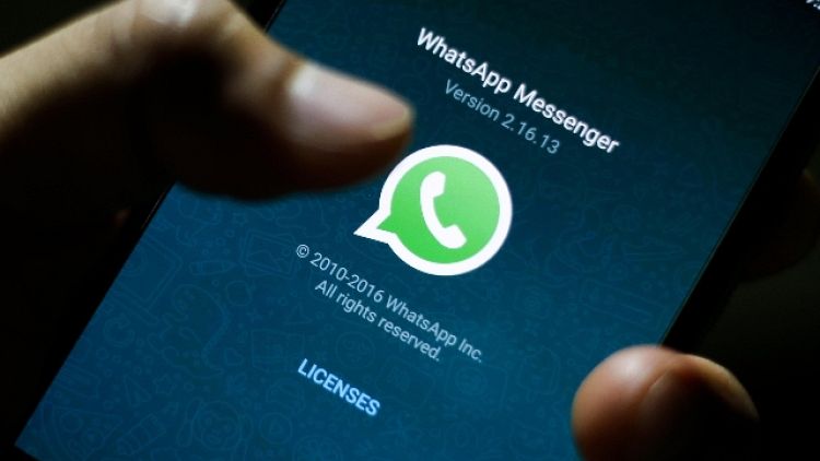 Annuncia suicidio su whatsapp, salvato
