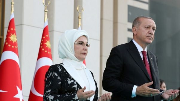 Erdogan, doté de pouvoirs renforcés, nomme son gendre aux Finances Erdogan, doté de pouvoirs renforcés, nomme son gendre aux Finances