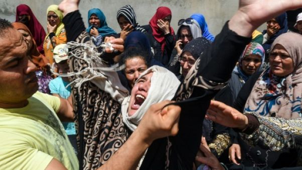 La Tunisie enterre ses six policiers tués dans un attentat jihadiste La Tunisie enterre ses six policiers tués dans un attentat jihadiste