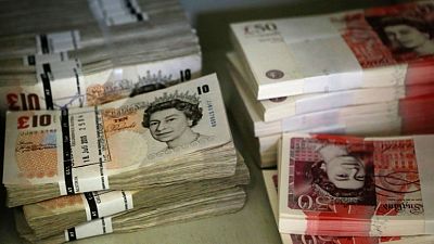 الاسترليني يهبط عقب استقالة وزير الخارجية البريطاني الاسترليني يهبط عقب استقالة وزير الخارجية البريطاني