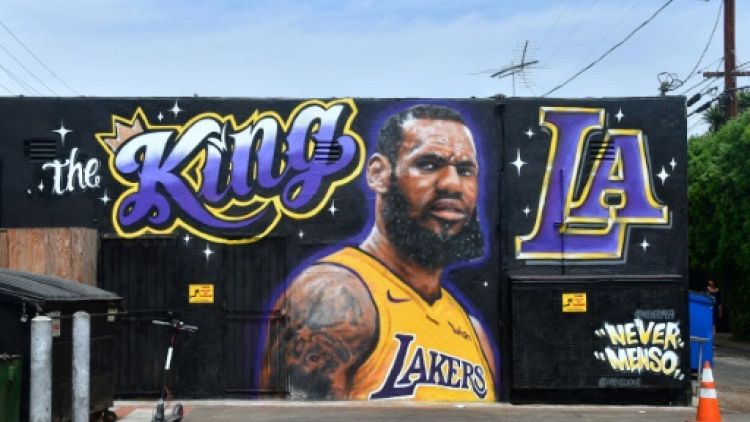 NBA: LeBron James à Los Angeles pour signer son contrat avec les Lakers