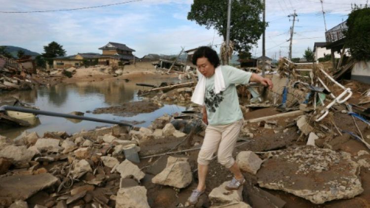 Japon: les survivants des inondations dans l'incertitude sur leur avenir 