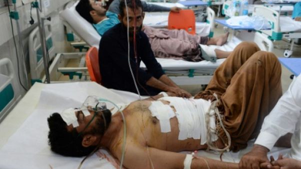 Afghanistan: au moins 12 morts dans un attentat-suicide près d'une station-service Afghanistan: au moins 12 morts dans un attentat-suicide près d'une station-service