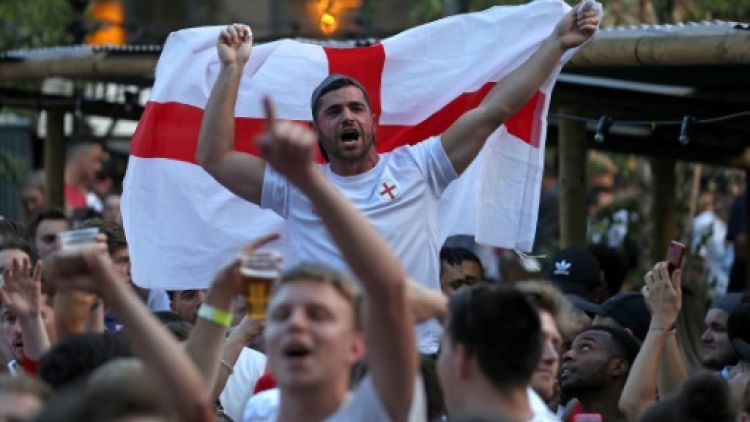 Mondial-2018: bière à gogo, gilets tendance et tube musical en Angleterre