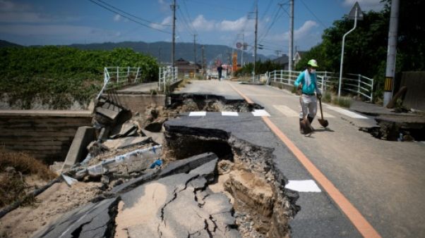 Désastre au Japon: 158 morts, le Premier ministre se rend sur place Désastre au Japon: 158 morts, le Premier ministre se rend sur place