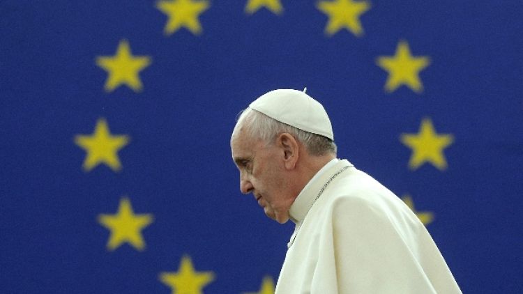 Papa: Europa rimetta uomo al centro