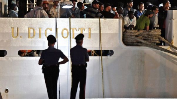 Migrants : Salvini veut "des garanties" pour faire accoster un navire italien Migrants : Salvini veut "des garanties" pour faire accoster un navire italien
