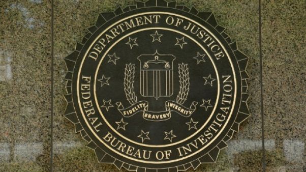 "Amants du FBI": l'ex-juriste refuse de témoigner au Congrès "Amants du FBI": l'ex-juriste refuse de témoigner au Congrès