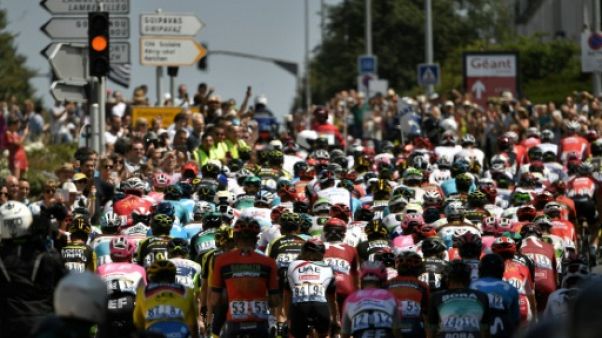 Tour de France: 170 coureurs sont partis de Brest pour atteindre le mur breton Tour de France: 170 coureurs sont partis de Brest pour atteindre le mur breton