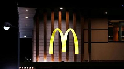 ماكدونالدز يوقف بيع السلطة في 3000 فرع بأمريكا بسبب عدوى شديدة