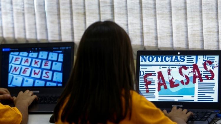 Au Brésil, la croisade contre les fausses informations commence à l'école