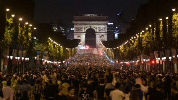 14-Juillet et finale du Mondial: 110.000 forces de l'ordre mobilisées à travers la France 14-Juillet et finale du Mondial: 110.000 forces de l'ordre mobilisées à travers la France