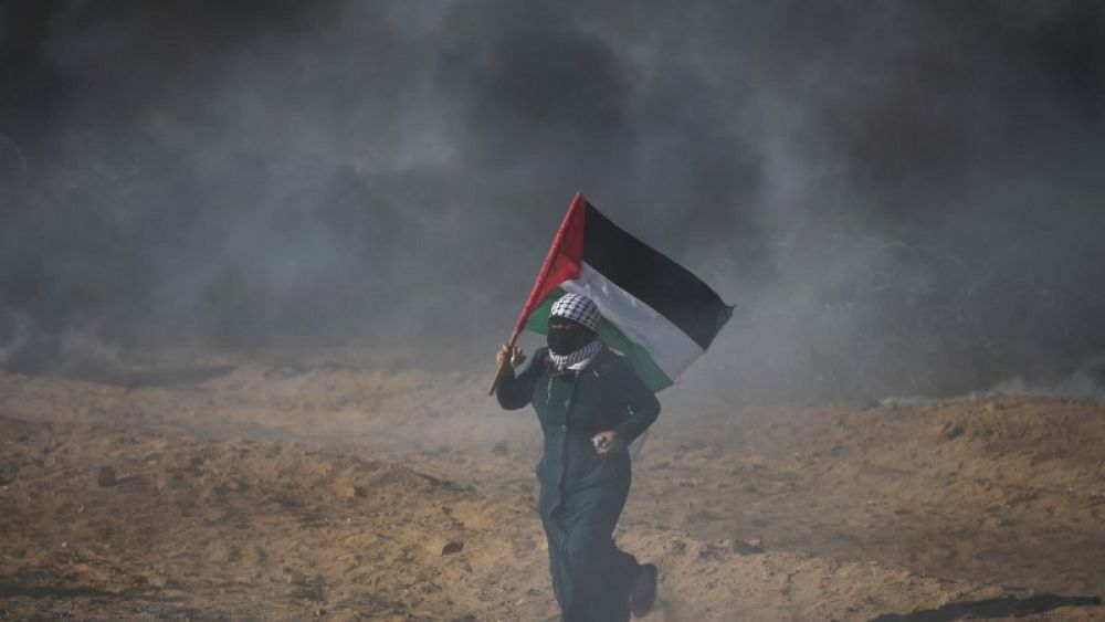 Palestinian teenager killed in Israel-Gaza border protests | Euronews