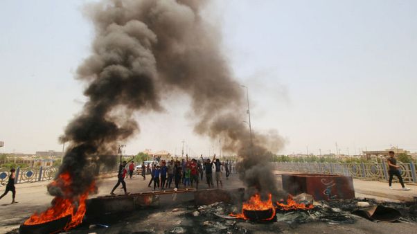 قناة العراقية: عودة الرحلات الجوية في مطار النجف بعد انسحاب المتظاهرين قناة العراقية: عودة الرحلات الجوية في مطار النجف بعد انسحاب المتظاهرين