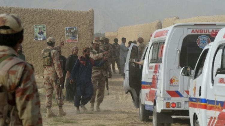 Le Pakistan sous tension après un attentat meurtrier et l'arrestation de Nawaz Sharif