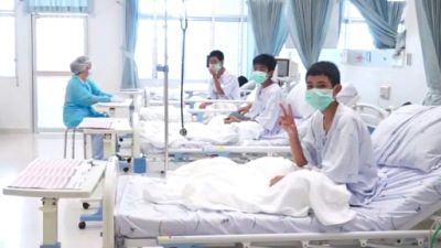 Thaïlande: les jeunes rescapés de la grotte sortiront jeudi de l'hôpital Thaïlande: les jeunes rescapés de la grotte sortiront jeudi de l'hôpital
