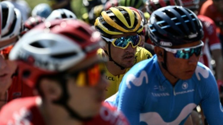 Tour de France: départ de la 8e étape, cap au nord  
