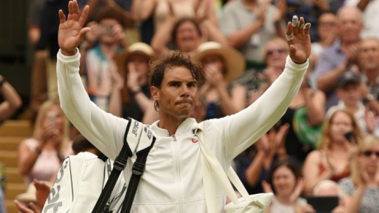 Wimbledon: poursuivre le match sous le toit n'était pas logique selon Nadal