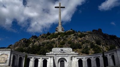 Espagne: un millier de manifestants au mausolée de Franco contre le transfert de son corps Espagne: un millier de manifestants au mausolée de Franco contre le transfert de son corps