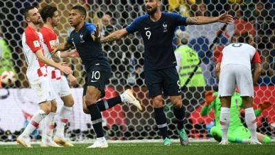 France: Giroud premier défenseur, la charnière Varane/Umtiti a tenu bon France: Giroud premier défenseur, la charnière Varane/Umtiti a tenu bon