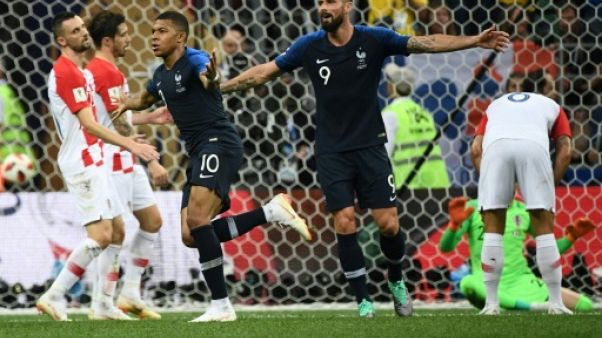 France: Giroud premier défenseur, la charnière Varane/Umtiti a tenu bon France: Giroud premier défenseur, la charnière Varane/Umtiti a tenu bon