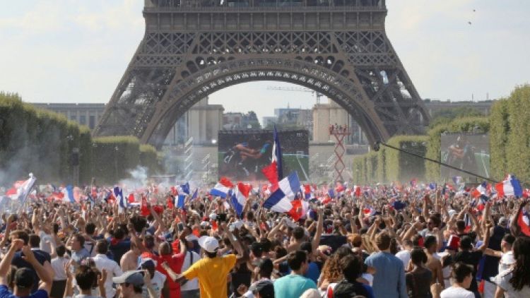 Mondial-2018: La France exulte, emportée par sa "deuxième étoile"