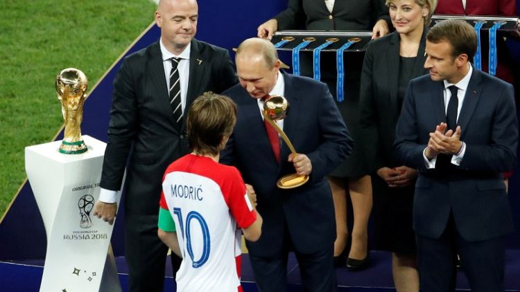 بوتين: روسيا يمكنها ان تفخر بتنظيم كأس العالم