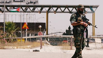 الجيش السوري يعلن السيطرة على تل استراتيجي يطل على الحدود مع إسرائيل