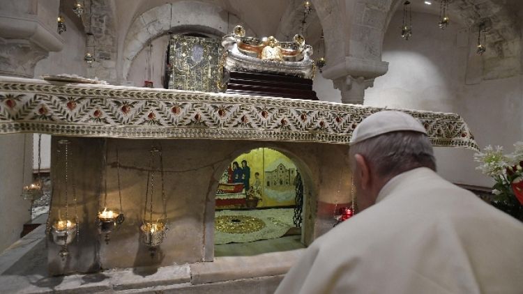 Papa, matrimonio a sorpresa in Vaticano