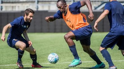 Usain Bolt va se lancer dans une carrière de footballeur en Australie Usain Bolt va se lancer dans une carrière de footballeur en Australie
