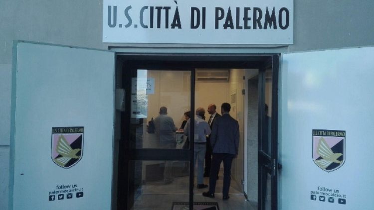 Palermo, club chiede dissequestro fondi