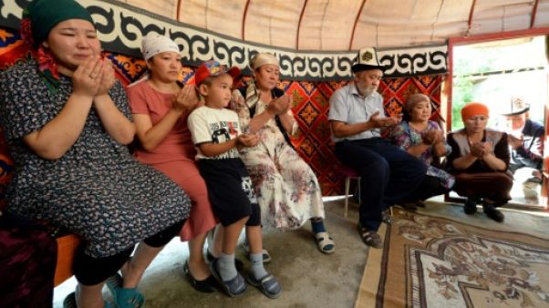 Au Kirghizstan, un meurtre attise la colère contre les mariages forcés Au Kirghizstan, un meurtre attise la colère contre les mariages forcés