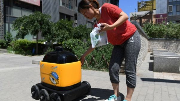 Comme sur des roulettes, le robot livreur débarque en Chine Comme sur des roulettes, le robot livreur débarque en Chine