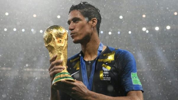 Visite discrète de Varane au RC Lens, son club formateur Visite discrète de Varane au RC Lens, son club formateur