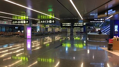 عدد المسافرين عبر مطار قطر يتراجع والشحن الجوي يرتفع في النصف/1