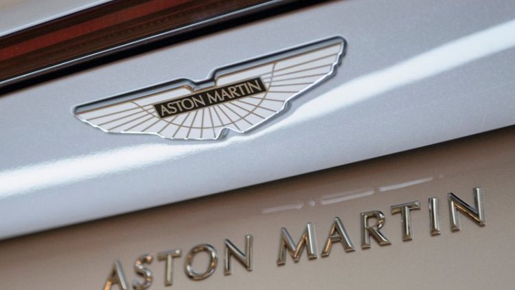 أستون مارتن تكشف عن نموذج مصغر لسيارة رياضية تطير