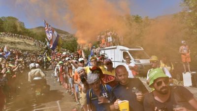 Tour de France: l'Alpe d'Huez, entre foule, ferveur et gloire Tour de France: l'Alpe d'Huez, entre foule, ferveur et gloire